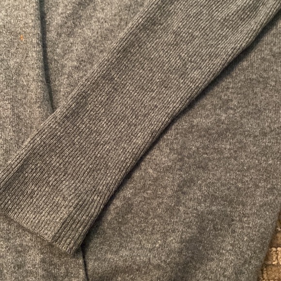 Vince 100% cashmere sweater - Picture 8 of 9